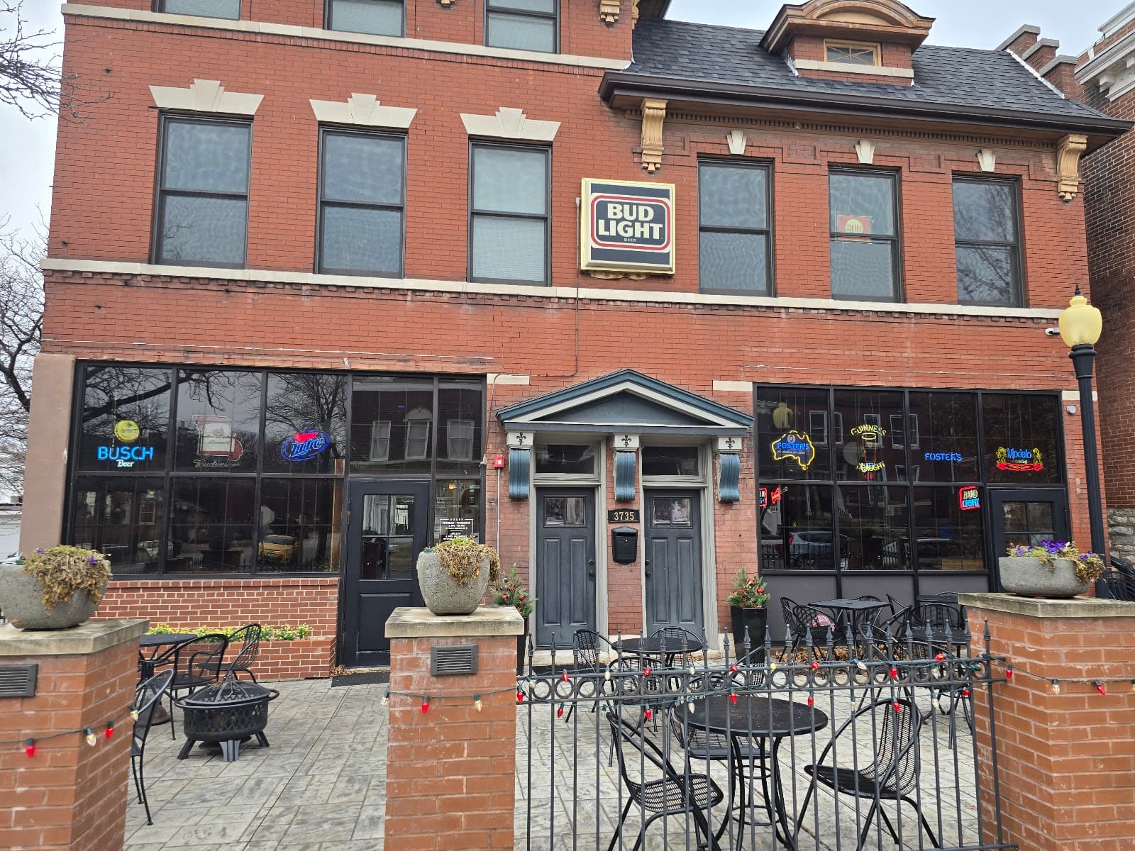 Blackthorn Pub and Pizza